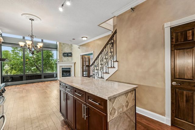 600 N KINGSBURY Street 101, Chicago, IL 60654