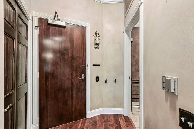600 N KINGSBURY Street 101, Chicago, IL 60654