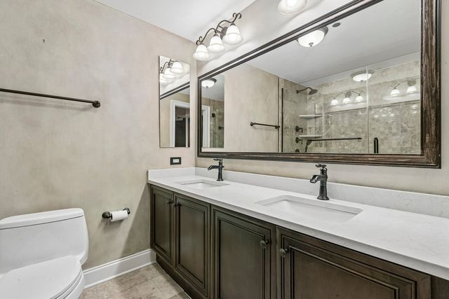 600 N KINGSBURY Street 101, Chicago, IL 60654