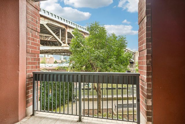 600 N KINGSBURY Street 101, Chicago, IL 60654