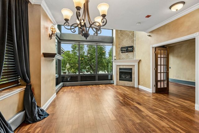 600 N KINGSBURY Street 101, Chicago, IL 60654