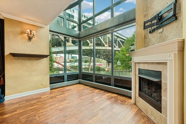 600 N KINGSBURY Street 101, Chicago, IL 60654