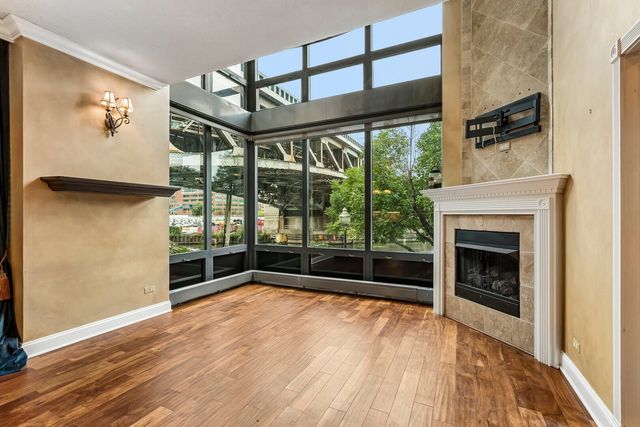 600 N KINGSBURY Street 101, Chicago, IL 60654