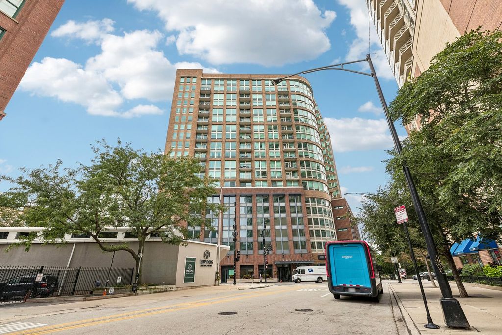 600 N KINGSBURY Street 101, Chicago, IL 60654