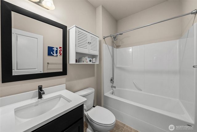 3327 Hydra Street NE, Lacey, WA 98516