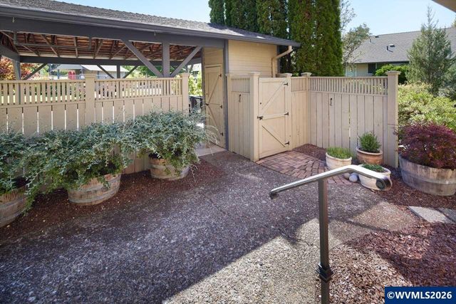 3367 NW Walnut Bl, Corvallis, OR 97330