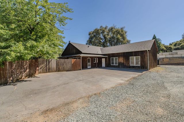 19555 State Highway 88, Pine Grove, CA 95665