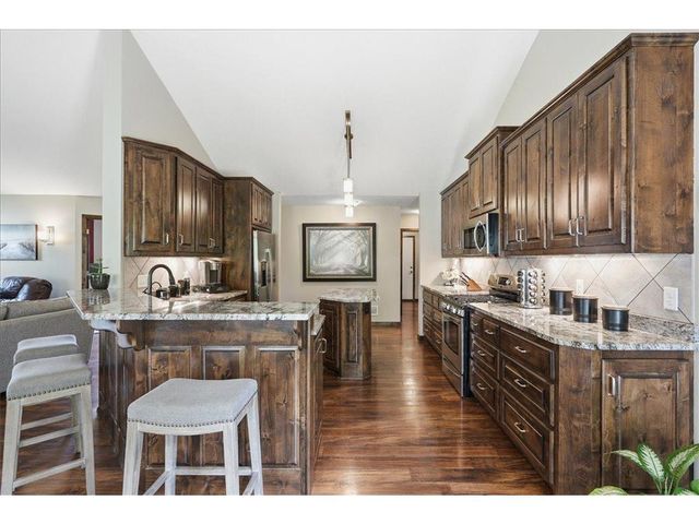 11825 Erskin Circle, Blaine, MN 55449