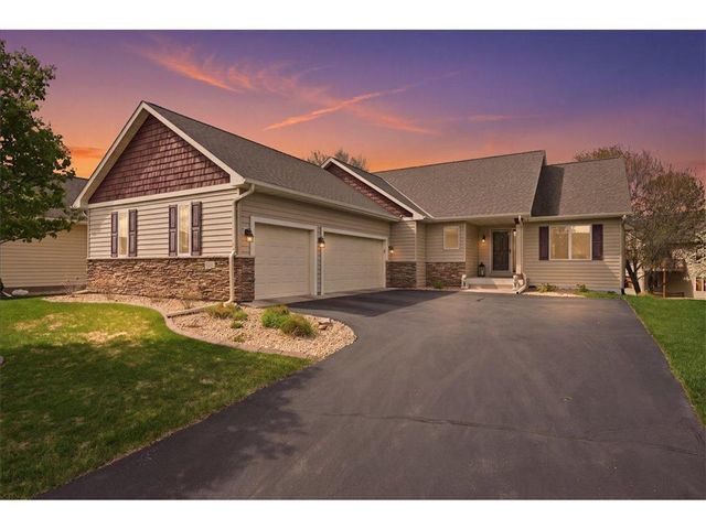 11825 Erskin Circle, Blaine, MN 55449