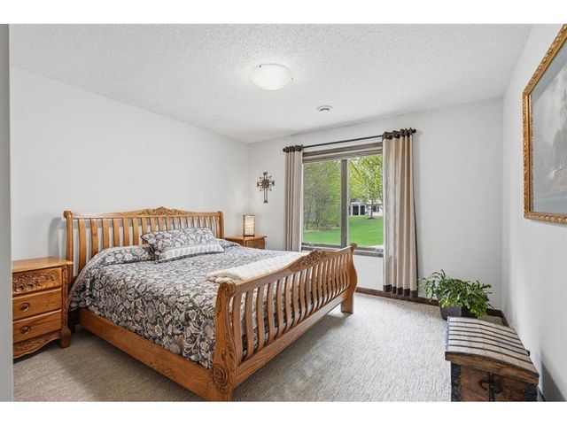 11825 Erskin Circle, Blaine, MN 55449