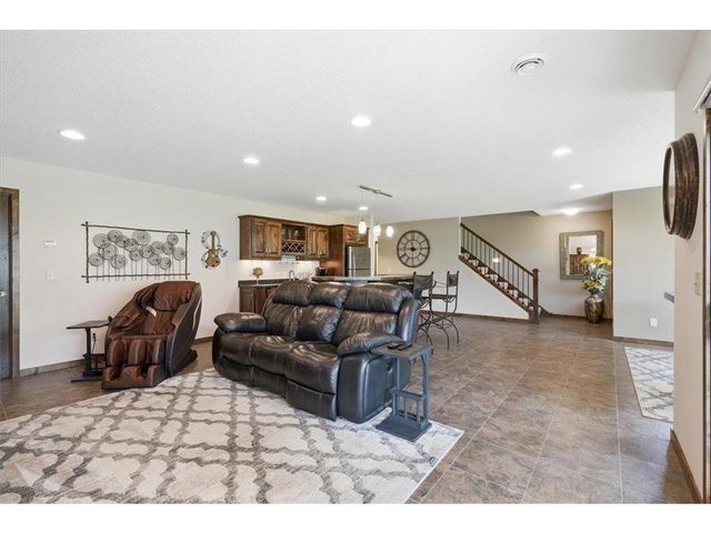 11825 Erskin Circle, Blaine, MN 55449