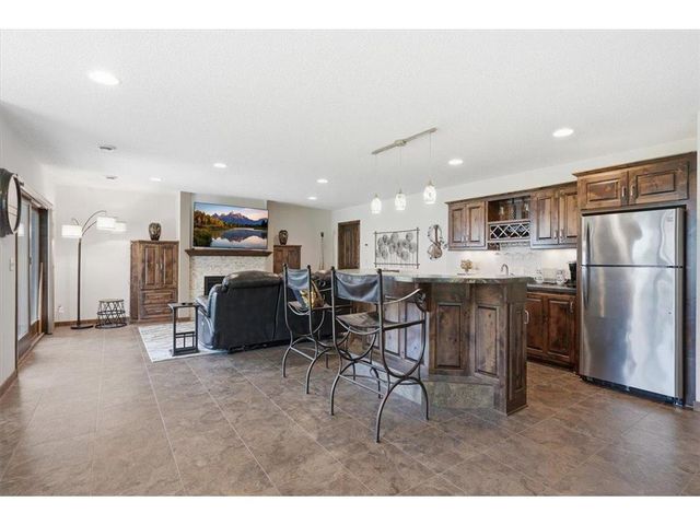 11825 Erskin Circle, Blaine, MN 55449