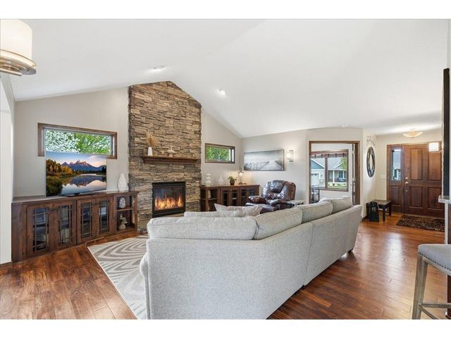 11825 Erskin Circle, Blaine, MN 55449