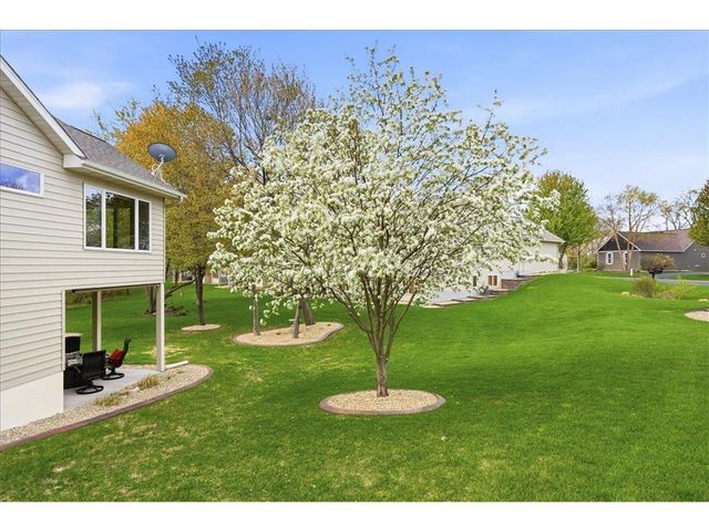 11825 Erskin Circle, Blaine, MN 55449