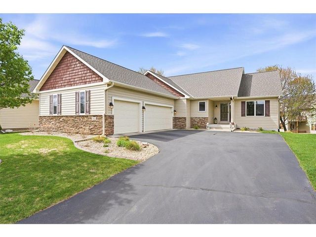 11825 Erskin Circle, Blaine, MN 55449