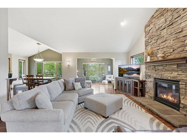 11825 Erskin Circle, Blaine, MN 55449