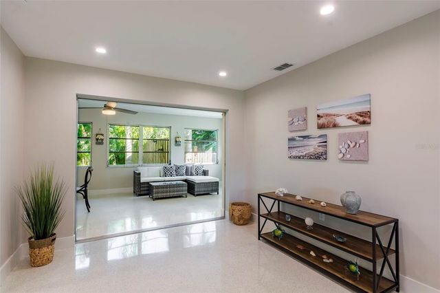 3005 CHASE CIRCLE, Sarasota, FL 34231