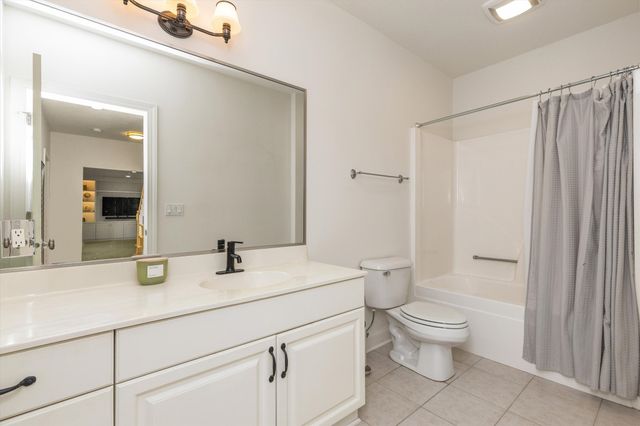 3915 154th Court, Urbandale, IA 50323