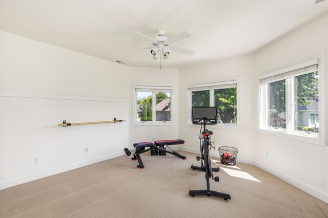 3915 154th Court, Urbandale, IA 50323