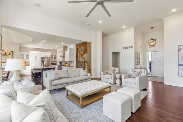 3915 154th Court, Urbandale, IA 50323