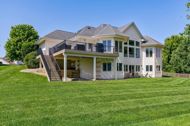 3915 154th Court, Urbandale, IA 50323