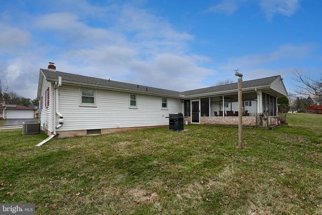 2765 NORTHVUE LN, York, PA 17408