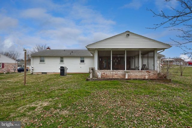 2765 NORTHVUE LN, York, PA 17408