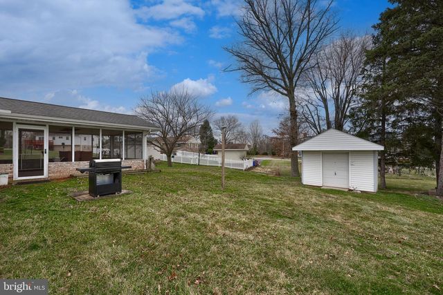 2765 NORTHVUE LN, York, PA 17408