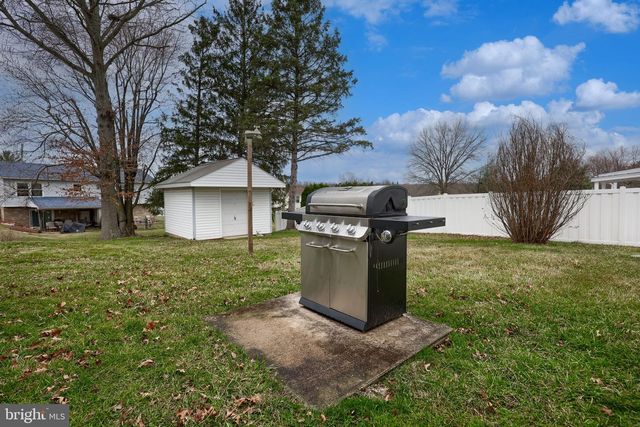 2765 NORTHVUE LN, York, PA 17408