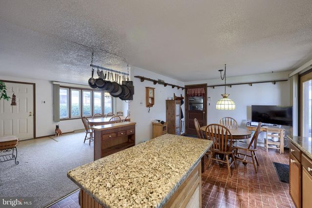 2765 NORTHVUE LN, York, PA 17408