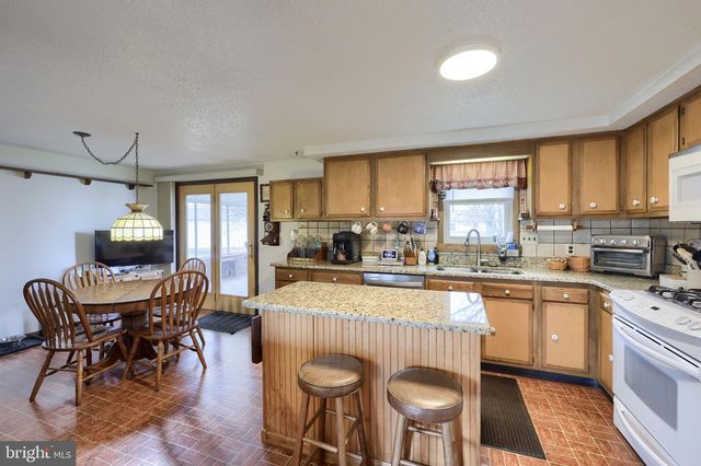 2765 NORTHVUE LN, York, PA 17408