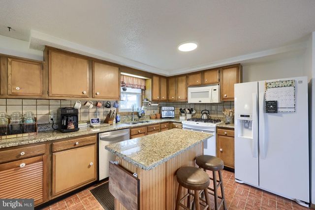 2765 NORTHVUE LN, York, PA 17408