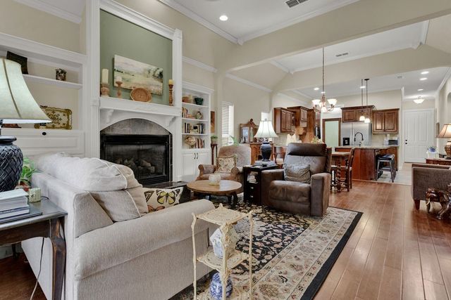 110 Timber Creek Court, Lindale, TX 75771
