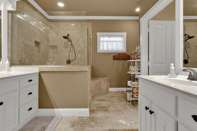110 Timber Creek Court, Lindale, TX 75771