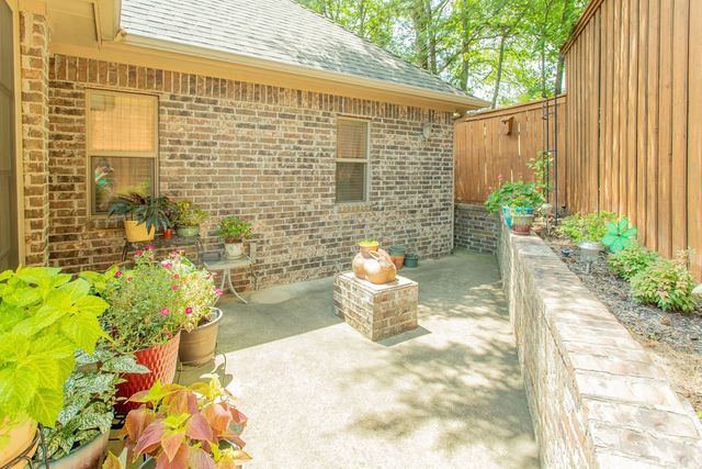 110 Timber Creek Court, Lindale, TX 75771