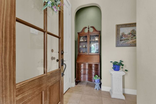 110 Timber Creek Court, Lindale, TX 75771