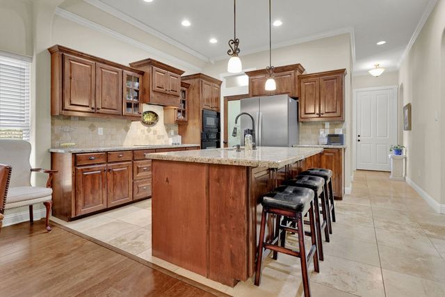 110 Timber Creek Court, Lindale, TX 75771