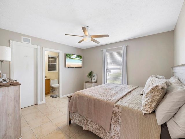 121 NW Doreen St, Port St Lucie, FL 34983