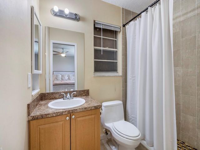 121 NW Doreen St, Port St Lucie, FL 34983