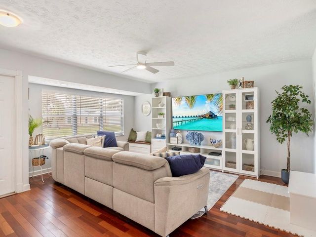 121 NW Doreen St, Port St Lucie, FL 34983