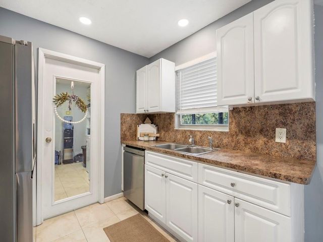 121 NW Doreen St, Port St Lucie, FL 34983