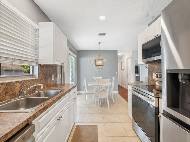 121 NW Doreen St, Port St Lucie, FL 34983