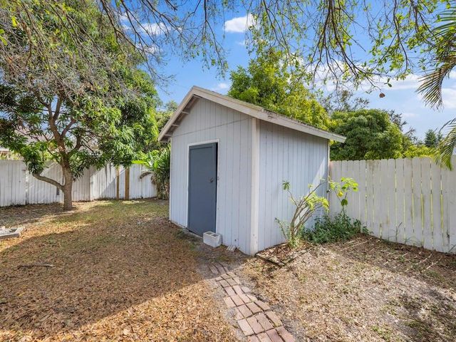 121 NW Doreen St, Port St Lucie, FL 34983