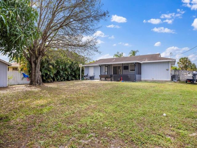 121 NW Doreen St, Port St Lucie, FL 34983