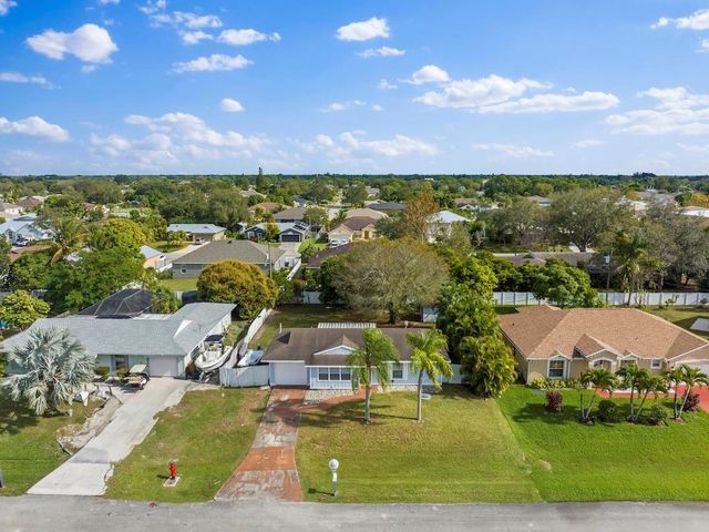 121 NW Doreen St, Port St Lucie, FL 34983
