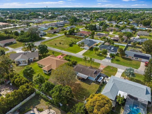 121 NW Doreen St, Port St Lucie, FL 34983