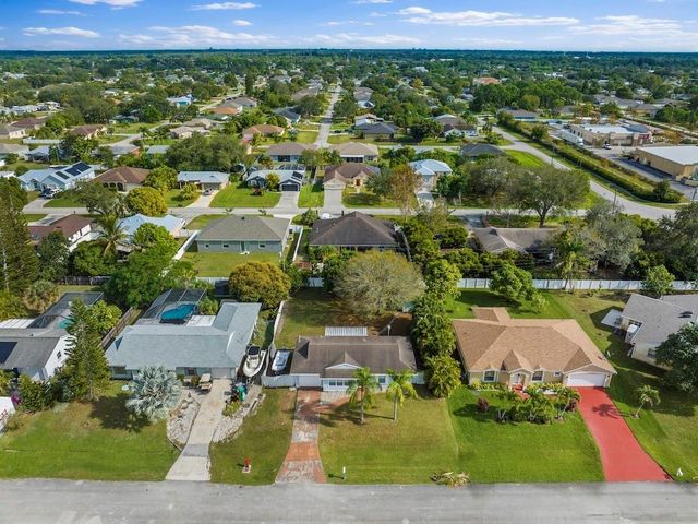 121 NW Doreen St, Port St Lucie, FL 34983