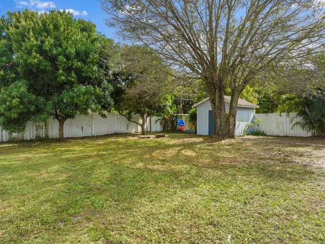 121 NW Doreen St, Port St Lucie, FL 34983