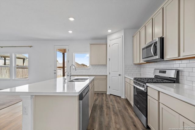 2056 Cowan, New Braunfels, TX 78132