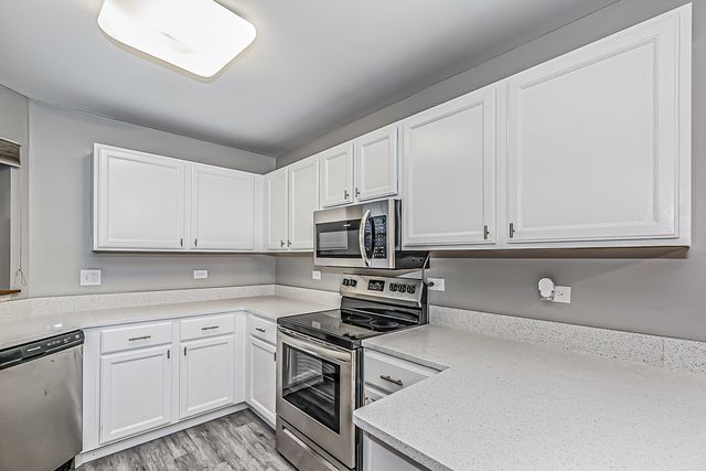 214 N Cathy Lane, Mount Prospect, IL 60056